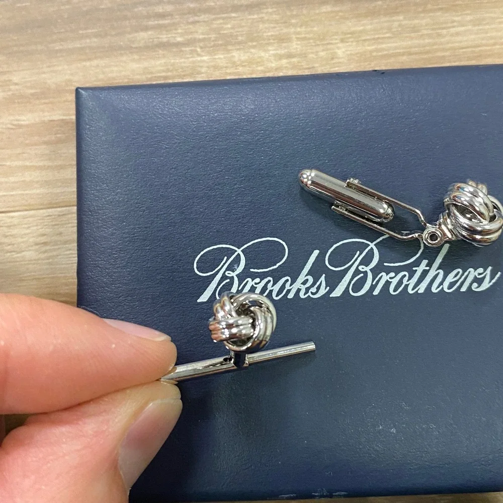 Brooks Brothers 2 Cufflinks 2 Shirt Studs Formal Love Knot Silver Tone Metal